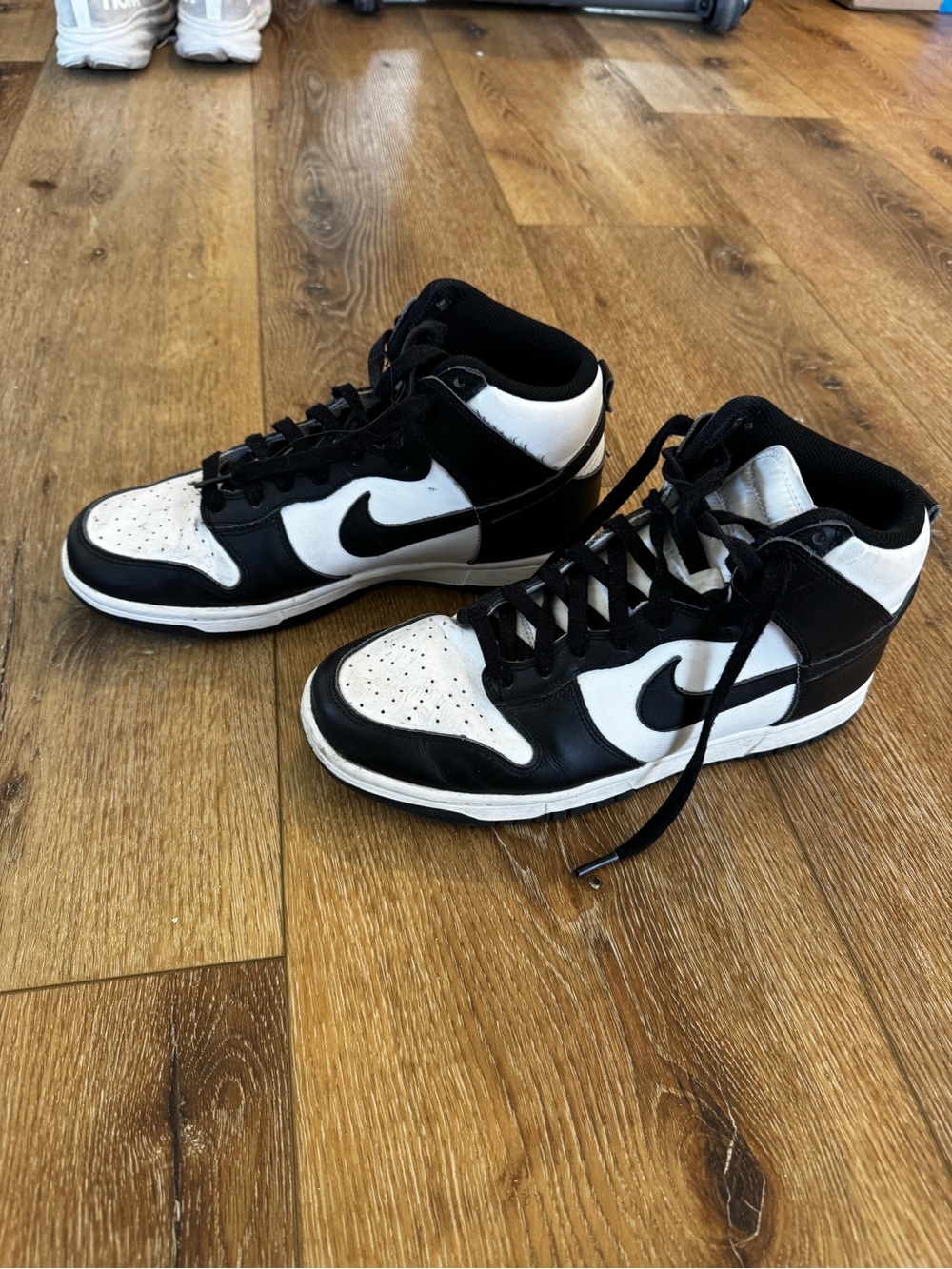 Nike Panda Dunks. Size 10 women
